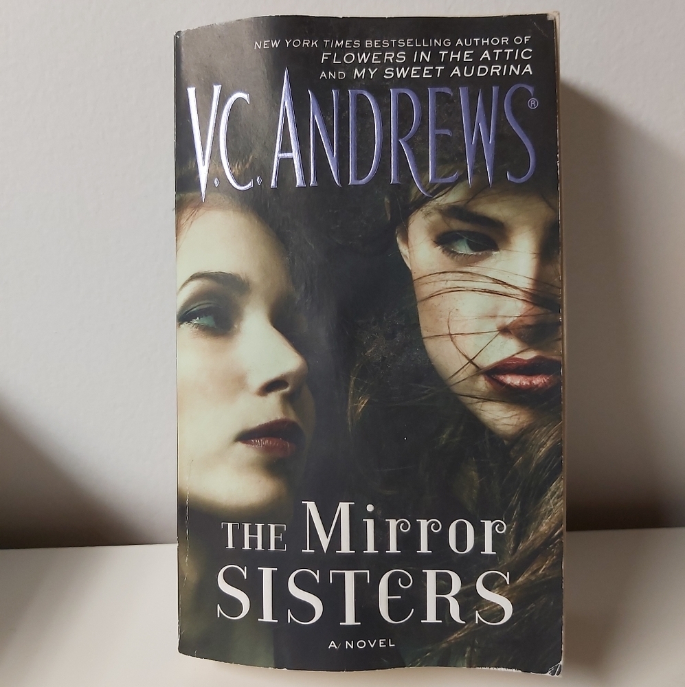 🤯2/$15 The Mirror Sisters by V.C. Andrews - paperback book